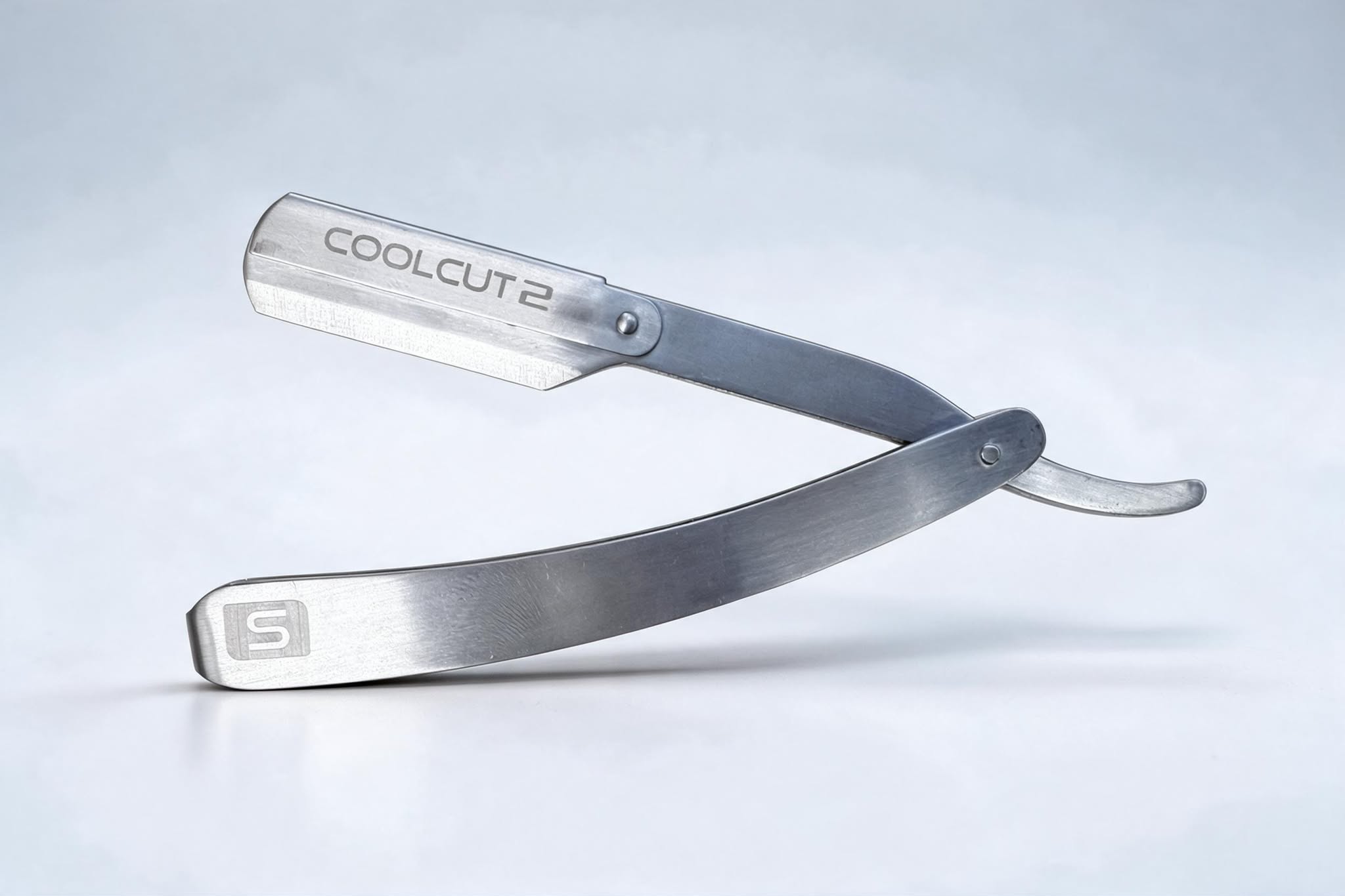 Cool Cut 2 Razor – Professional Straight Cut Shaving Razor (Silver) - Image 2